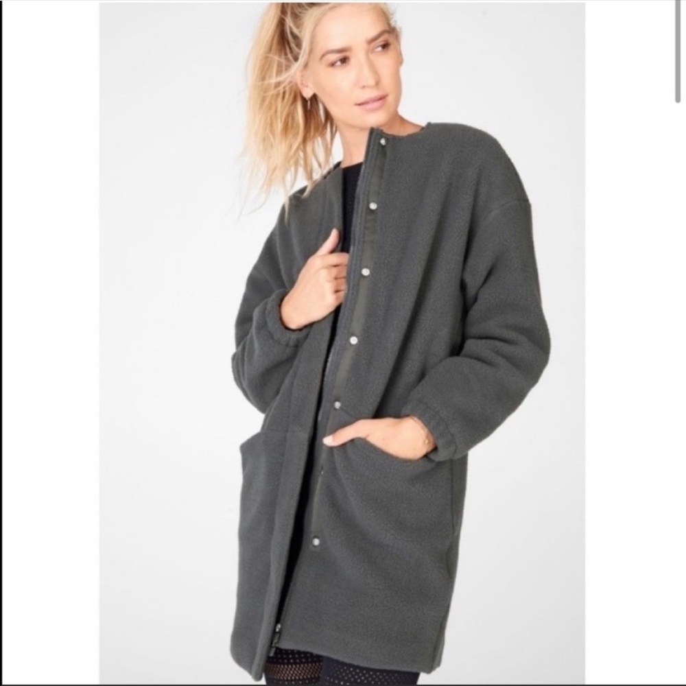 💕Fabletics Fuzzy Jacket💕 - Picture 1 of 3